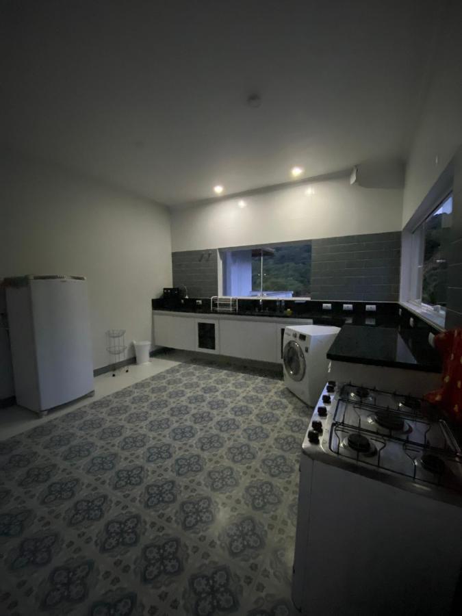 Bed and Breakfast Casa Mani Убатуба Екстер'єр фото